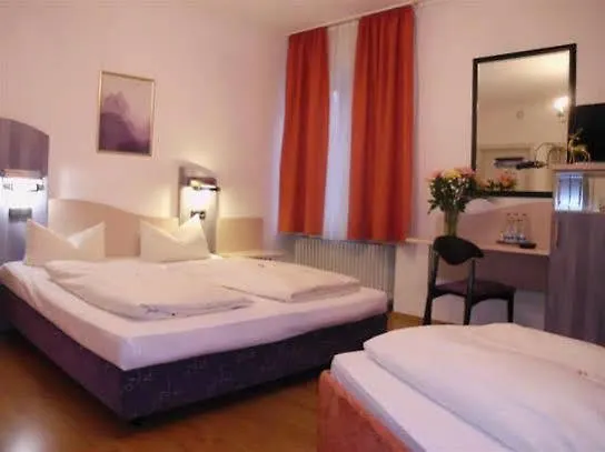 Goldener Hirsch Hotel Rosenheim Németország